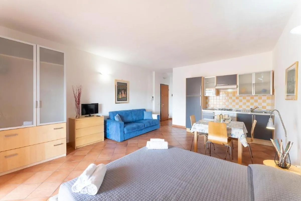 Relaxing Cristal Blu Studio Sleeps 3 Num1488 Santa Teresa Gallura 0*,  Italien
