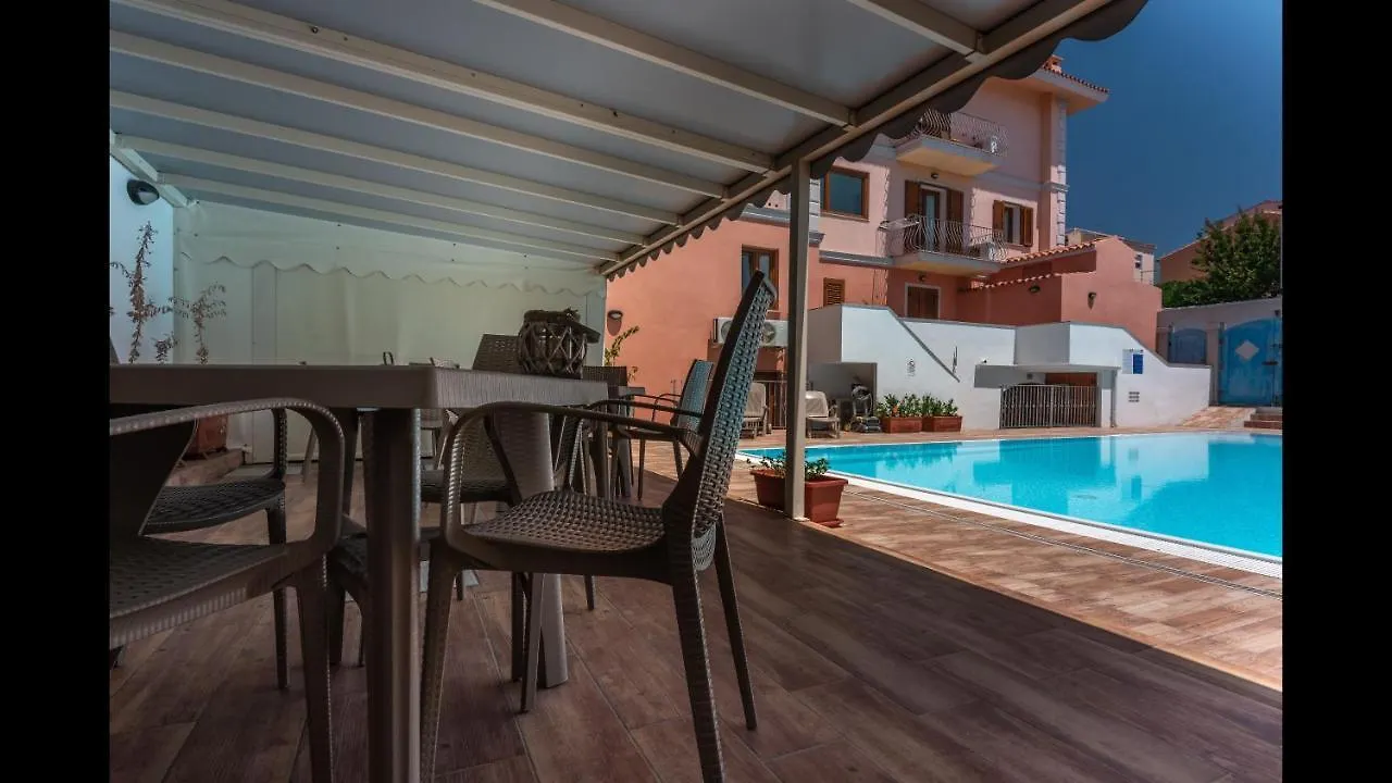 Relaxing Cristal Blu Studio Sleeps 3 Num1488 Santa Teresa Gallura Lägenhet