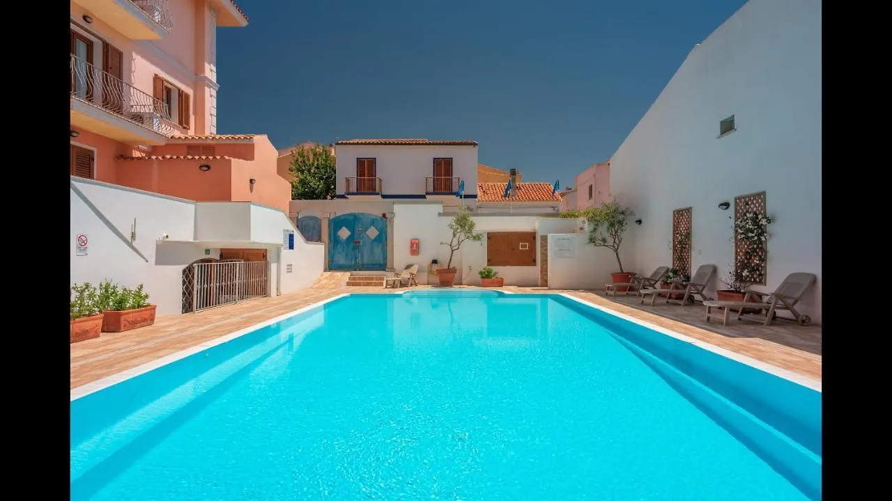 Lägenhet Relaxing Cristal Blu Studio Sleeps 3 Num1488 Santa Teresa Gallura Italien