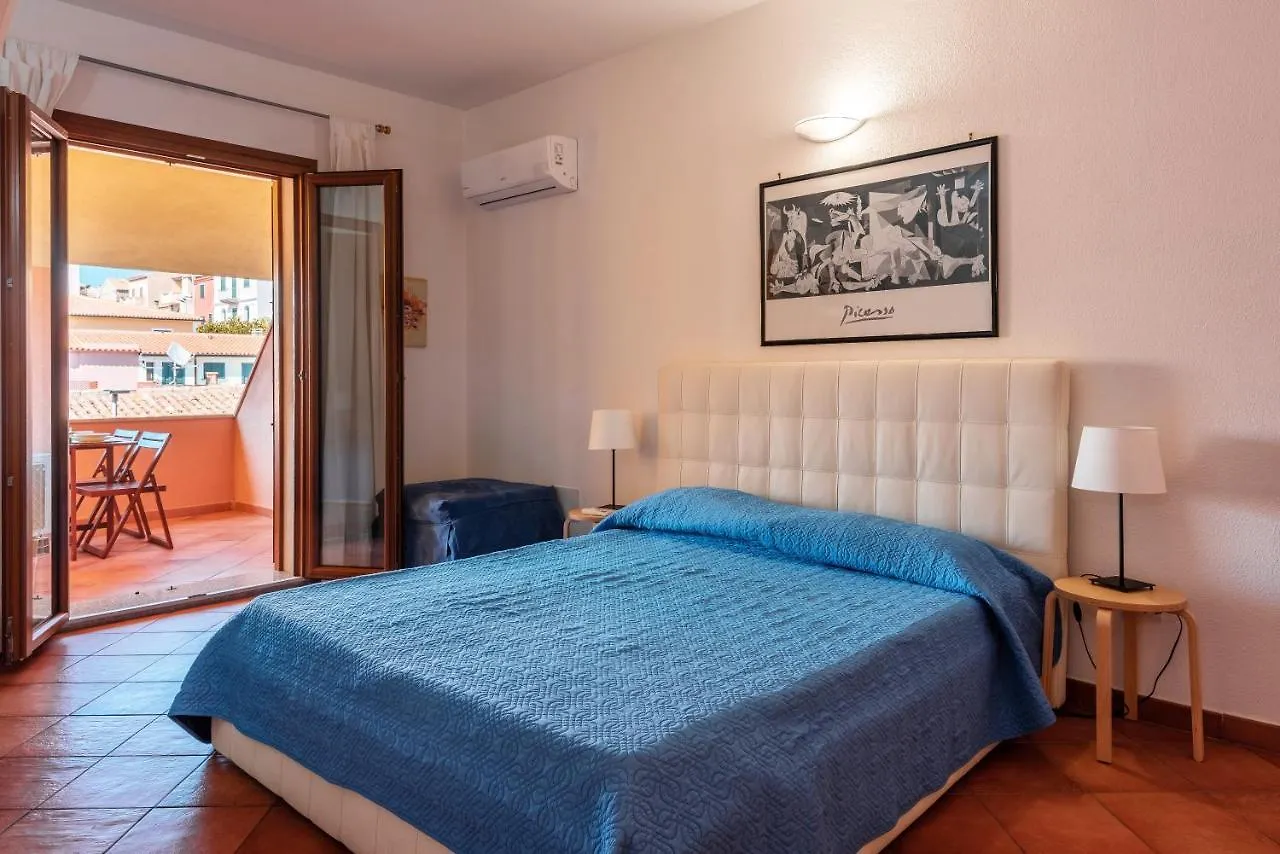 Relaxing Cristal Blu Studio Sleeps 3 Num1488 Santa Teresa Gallura